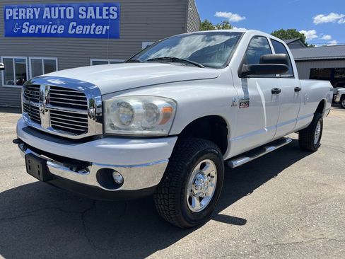 Used 2008 Dodge Ram 2500 Truck SLT w/ Popular Equipment Group AWD/4WD image 2