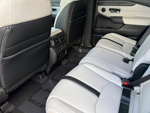 New 2026 Honda Pilot Touring image 11
