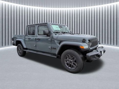 New 2026 Jeep Gladiator Sport image 2