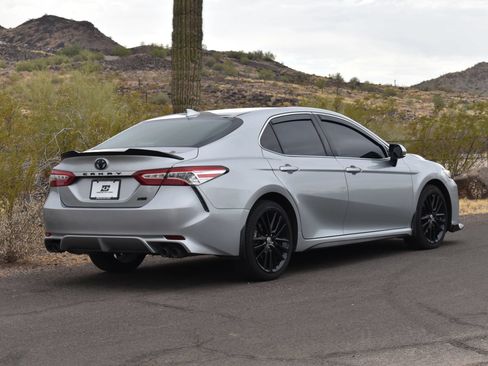 Used 2020 Toyota Camry XSE FWD image 7
