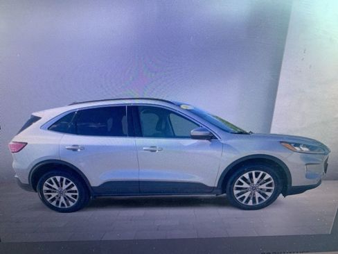 Used 2022 Ford Escape Titanium image 20