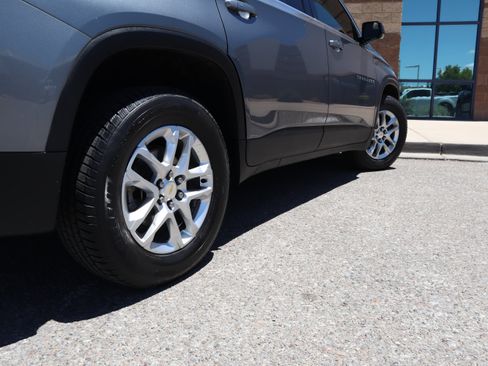 Used 2020 Chevrolet Traverse LS AWD/4WD image 11