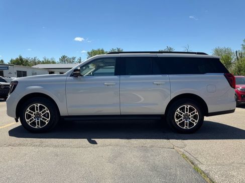 Used 2025 Ford Expedition Max Active AWD/4WD image 8