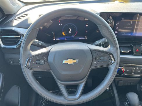 Used 2025 Chevrolet TrailBlazer LT image 34