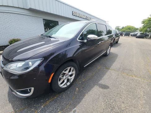 Certified 2019 Chrysler Pacifica Limited w/ Advanced Safetytec Group FWD image 2