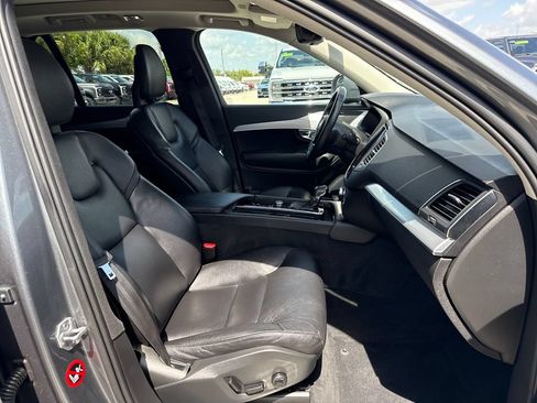 Used 2018 Volvo XC90 T6 Momentum w/ Convenience Package AWD/4WD image 25