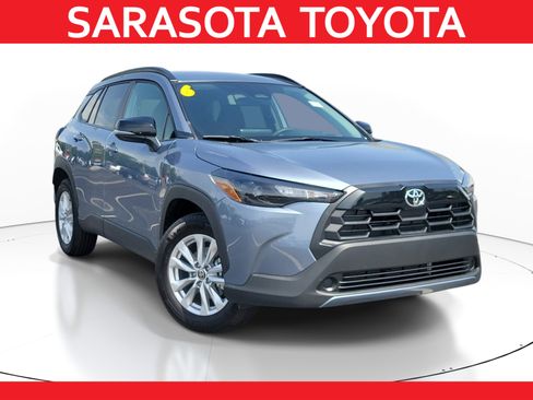 Used 2026 Toyota Corolla Cross LE FWD image 1