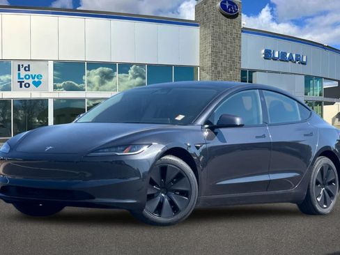 Used 2024 Tesla Model 3 Standard Range RWD image 1