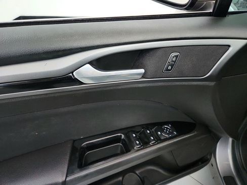 Used 2014 Ford Fusion SE FWD image 20