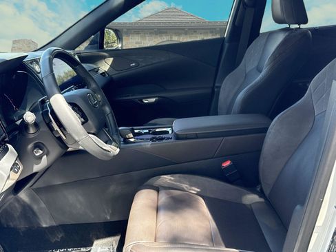 Used 2024 Lexus RX 350 FWD w/ Convenience Package image 7