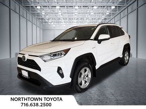 Used 2020 Toyota RAV4 XLE w/ Convenience Package AWD/4WD image 1
