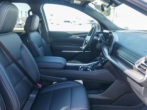 Used 2026 Chevrolet Traverse LT w/ Midnight/Sport Edition FWD image 16