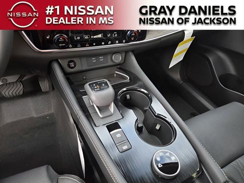 New 2026 Nissan Rogue Platinum w/ Platinum Premium Package image 9