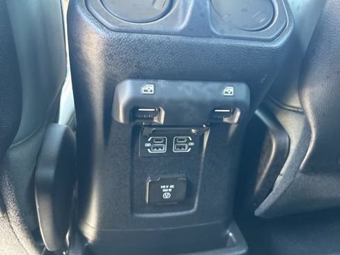 Used 2024 Jeep Wrangler High Altitude AWD/4WD image 28