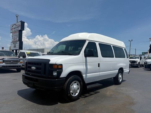 Used 2014 Ford E-250 and Econoline 250 Extended w/ Power Group image 2