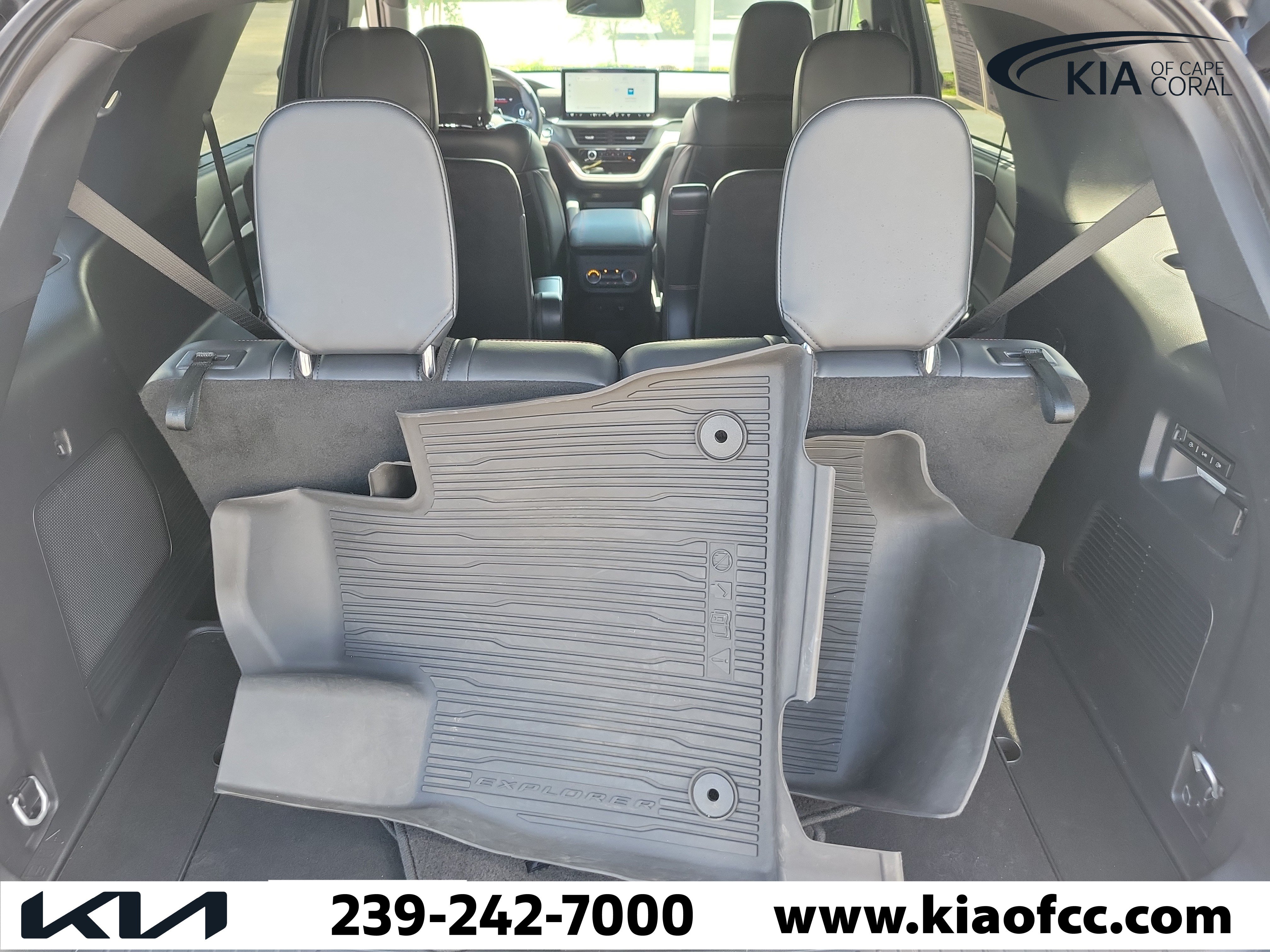 Used 2025 Ford Explorer ST AWD/4WD image 11
