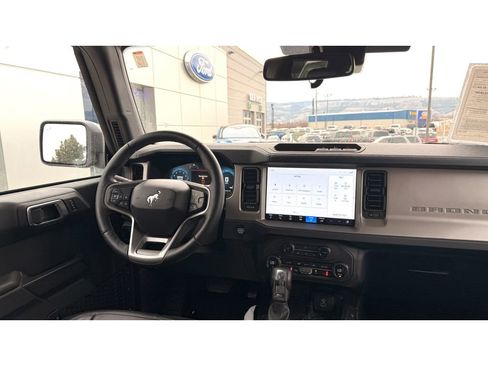 Used 2025 Ford Bronco Outer Banks image 13