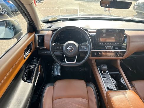 Used 2025 Nissan Pathfinder Platinum w/ Cargo Package image 14