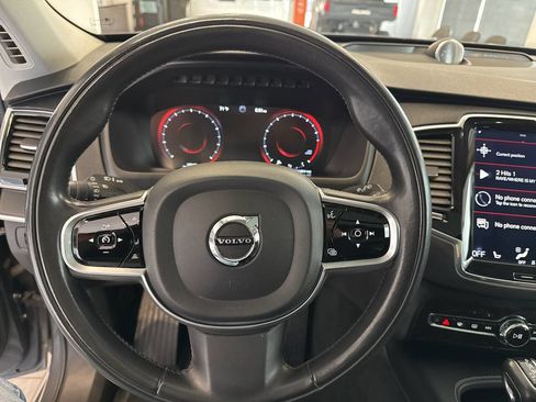 Used 2018 Volvo XC90 T6 Momentum w/ Convenience Package image 19