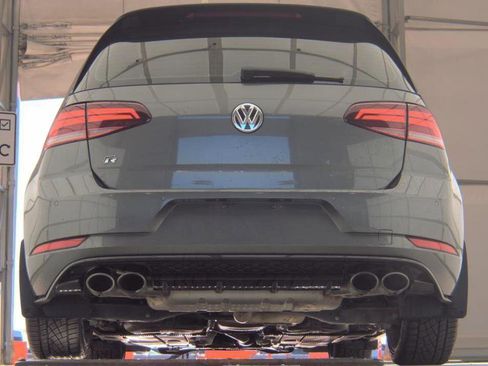 Used 2022 Volkswagen Golf R image 8