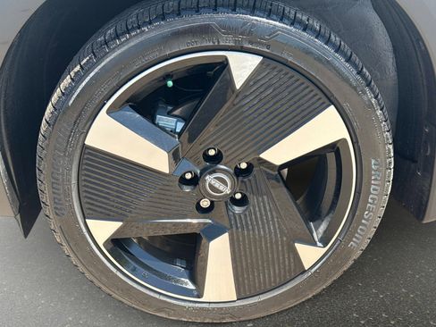 Used 2025 Nissan Kicks SR FWD image 10