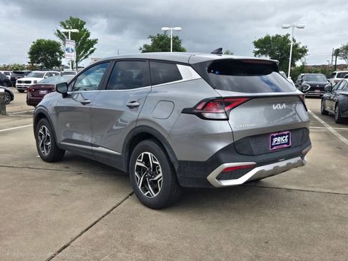 Used 2024 Kia Sportage LX image 7