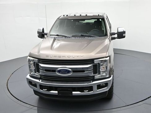 Used 2018 Ford F250 XLT w/ XLT Premium Package AWD/4WD image 27
