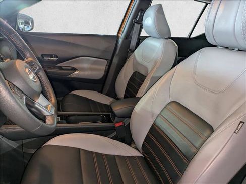 Used 2023 Nissan Kicks SR w/ SR Premium Package FWD image 17