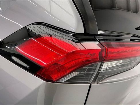 Used 2023 Toyota RAV4 XLE Premium image 30