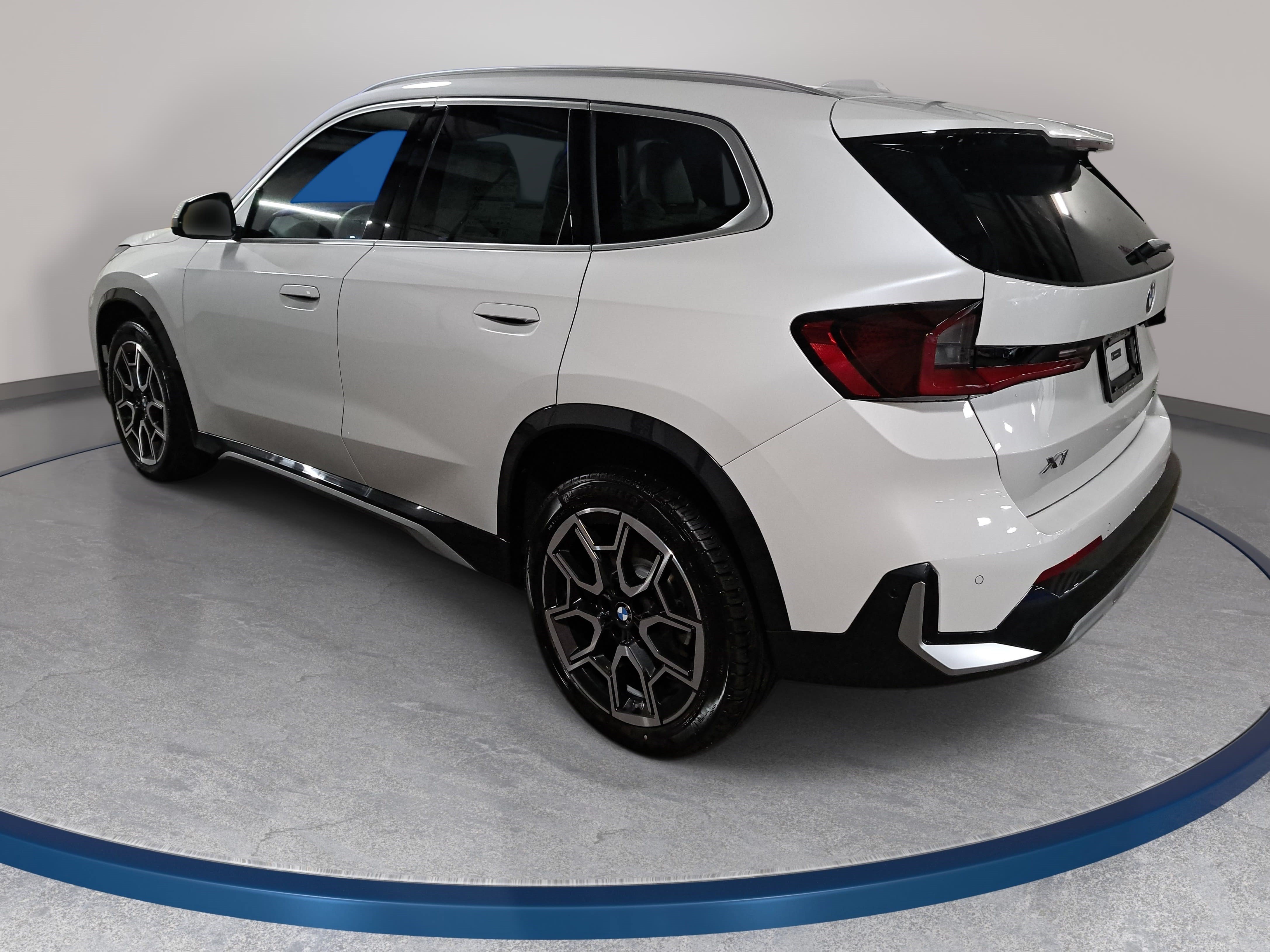 Certified 2027 BMW X1 xDrive28i AWD/4WD image 7