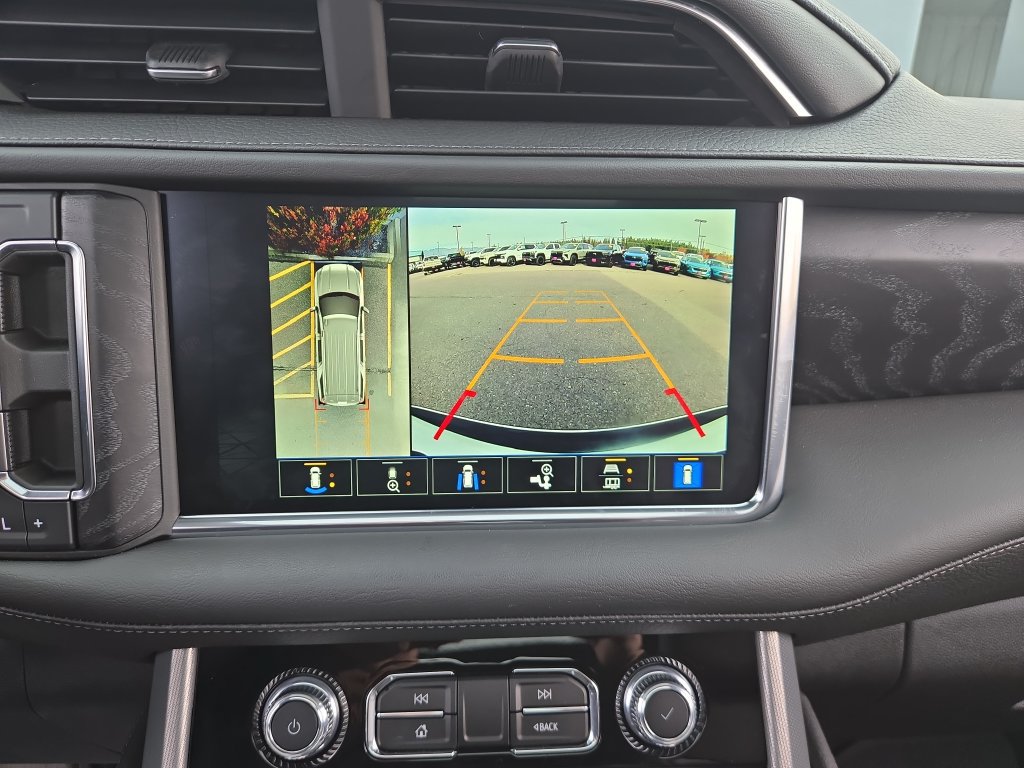 Used 2022 GMC Yukon XL Denali AWD/4WD image 26