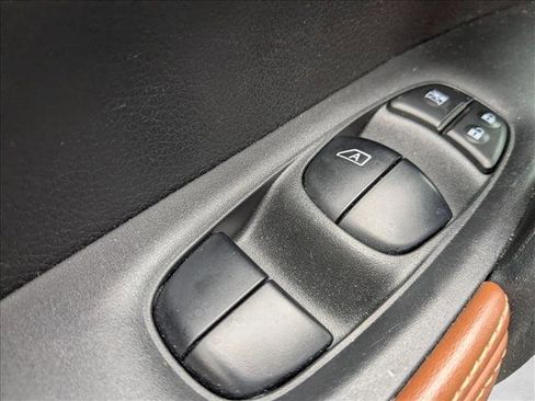 Used 2017 Nissan Rogue SL w/ SL Premium Package image 10