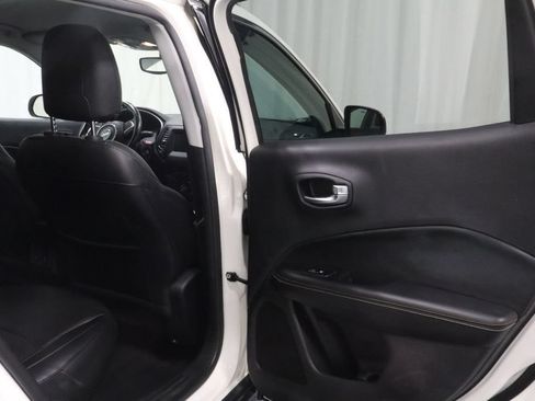 Certified 2020 Jeep Compass Latitude w/ Cold Weather Group AWD/4WD image 15
