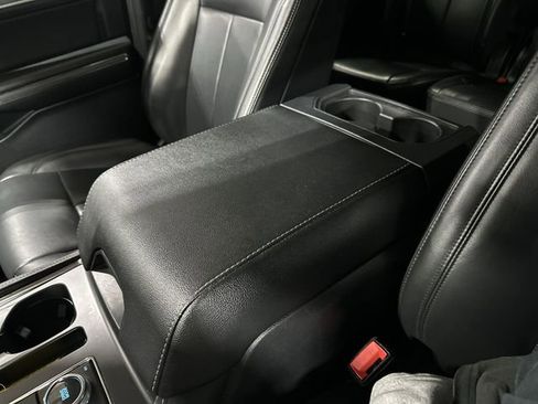 Used 2024 Ford Expedition XLT image 26