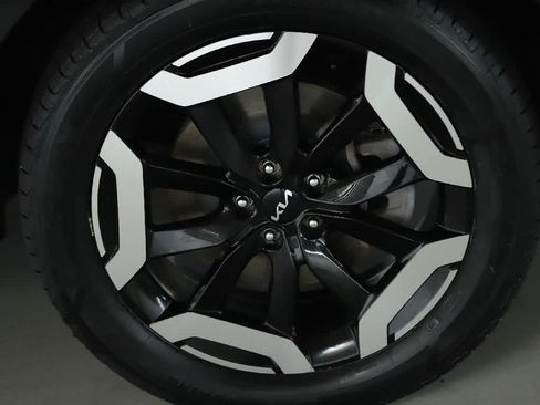 Used 2024 Kia Telluride S w/ S Sunroof Package FWD image 10