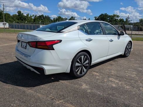 Used 2022 Nissan Altima 2.5 SV FWD image 4