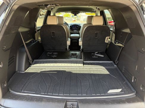 Used 2022 Chevrolet Traverse Premier w/ LPO, Floor Liner Package AWD/4WD image 26