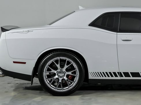 Used 2017 Dodge Challenger SRT Hellcat image 13