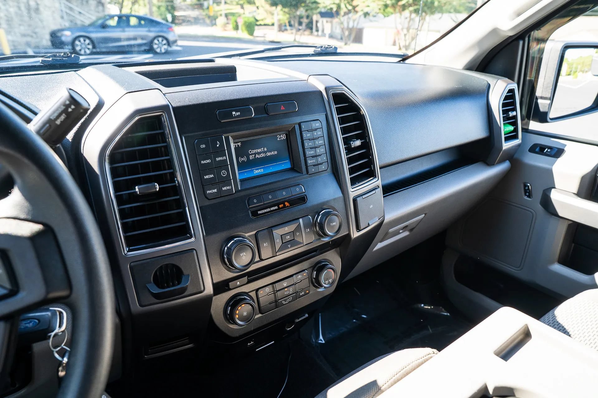 Used 2017 Ford F150 XLT RWD image 23