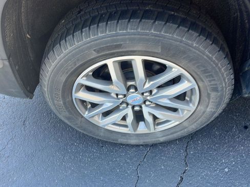 Used 2017 GMC Acadia SLE w/ Driver Alert Package I image 33