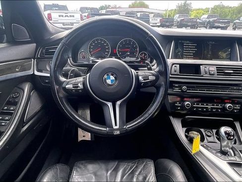 Used 2014 BMW M5 RWD image 5