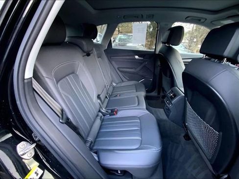 Used 2023 Audi Q5 2.0T Premium w/ Convenience Package image 19