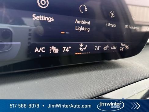 Used 2025 Buick Enclave Preferred image 36