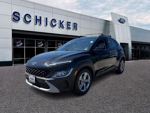Used 2023 Hyundai Kona SEL w/ Convenience Package FWD image 4