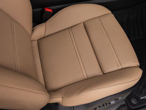 New 2026 Porsche Cayenne Coupe AWD/4WD image 42