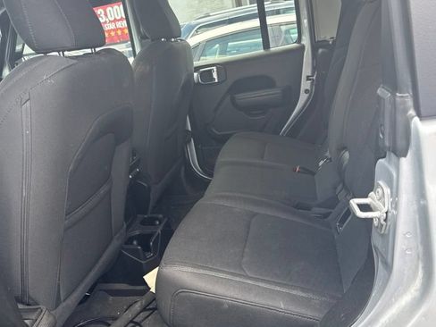 Used 2022 Jeep Gladiator Sport AWD/4WD image 7