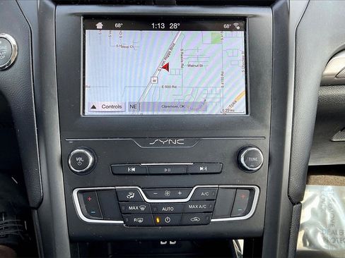 Used 2019 Ford Fusion SE w/ Equipment Group 151A image 24