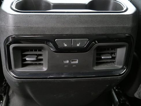 Used 2022 GMC Sierra 1500 AT4 w/ Technology Package AWD/4WD image 15