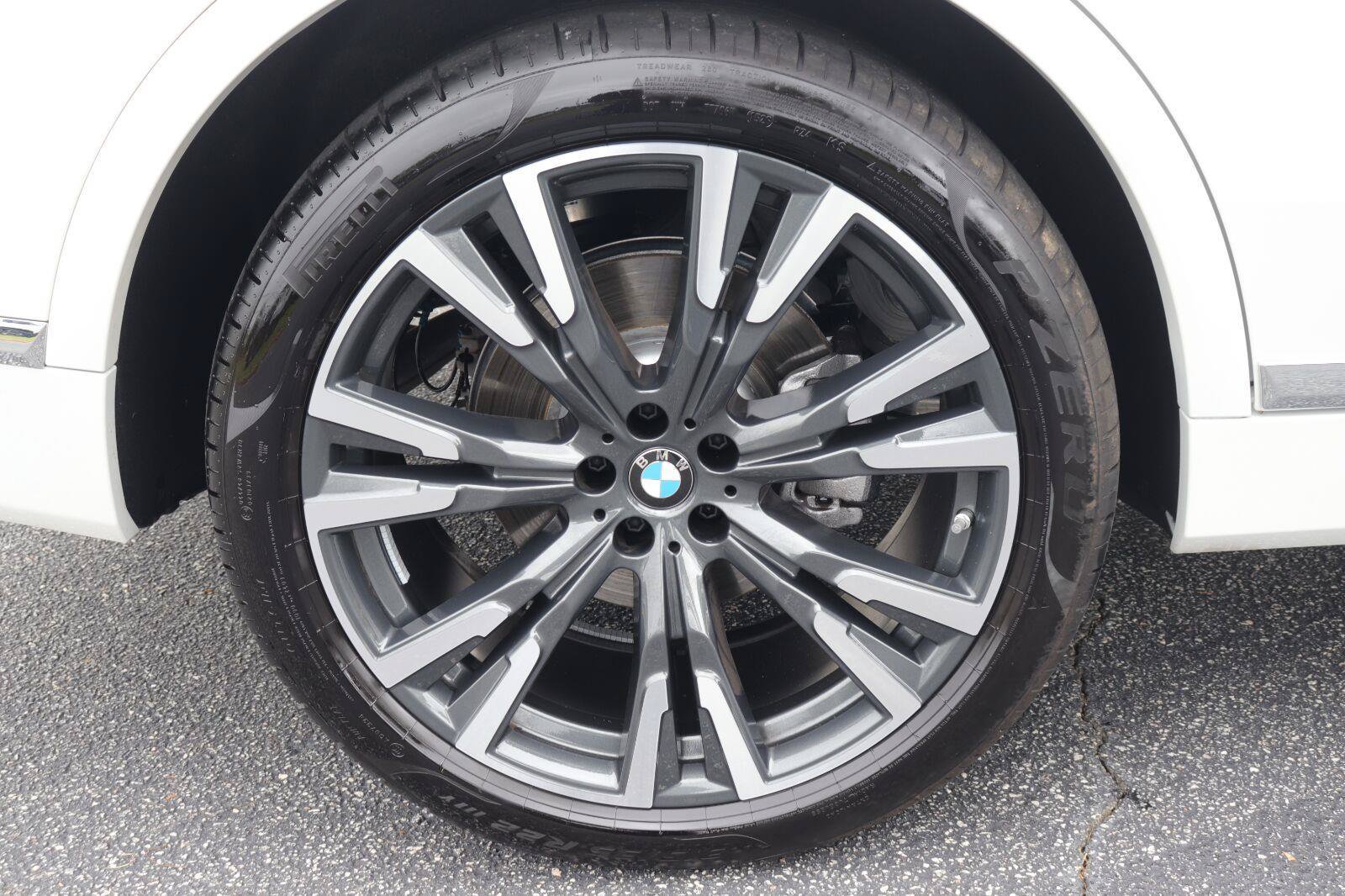 Used 2027 BMW X7 xDrive40i w/ Premium Package AWD/4WD image 50