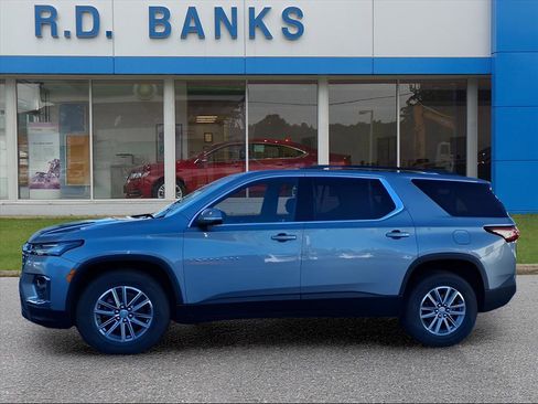 Certified 2023 Chevrolet Traverse LT image 2